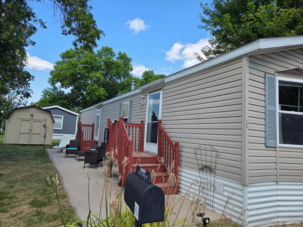 1150 Cessna Drive E, New Brighton, MN 55112 — photo 2