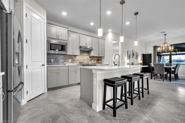 3032 Walnut Grove LN, Alva, FL 33920