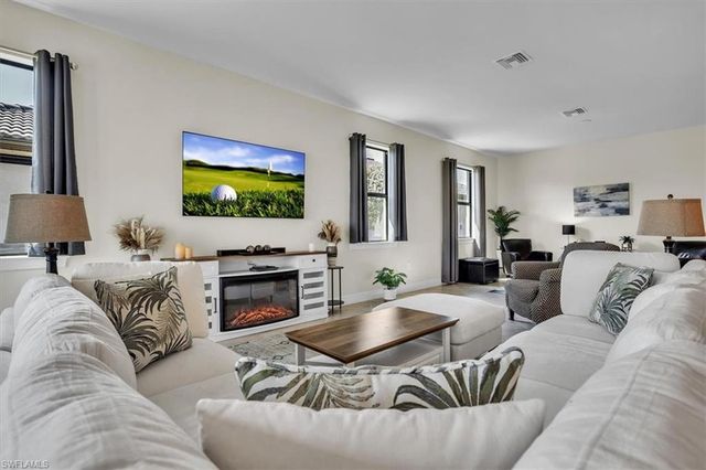 3032 Walnut Grove LN, Alva, FL 33920