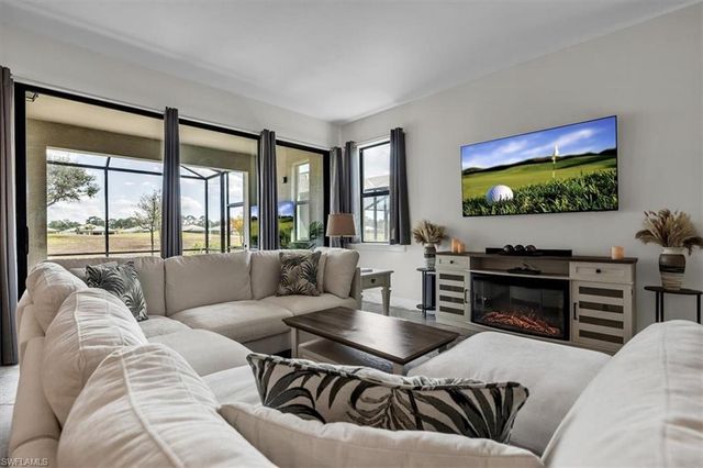 3032 Walnut Grove LN, Alva, FL 33920