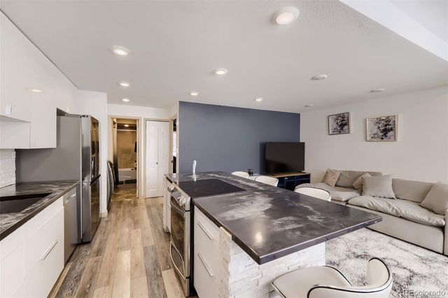 364 S Ironton Street 427, Aurora, CO 80012