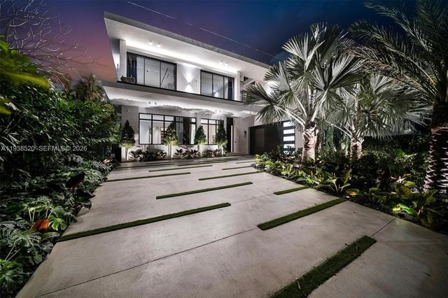 13000 N Bayshore Dr, North Miami, FL 33181