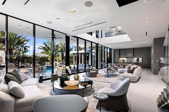 13000 N Bayshore Dr, North Miami, FL 33181