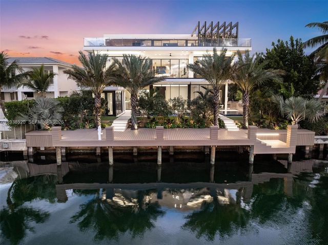 13000 N Bayshore Dr, North Miami, FL 33181