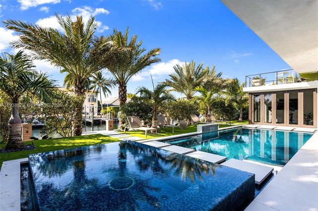 13000 N Bayshore Dr, North Miami, FL 33181