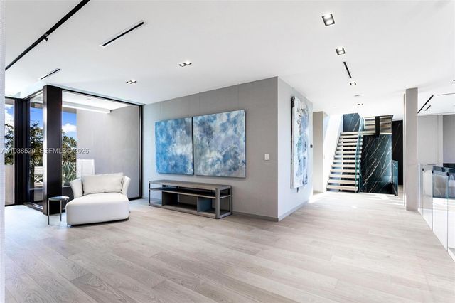 13000 N Bayshore Dr, North Miami, FL 33181