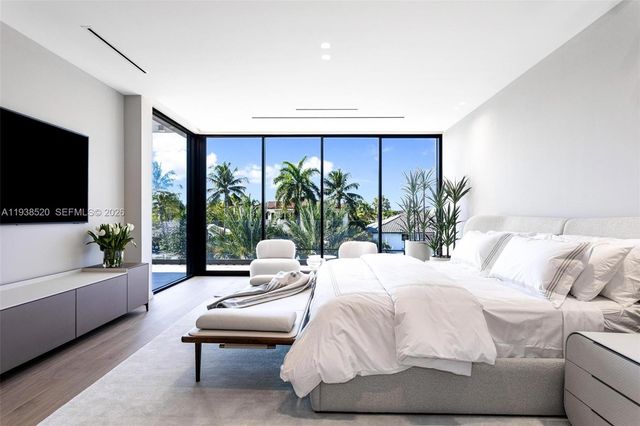 13000 N Bayshore Dr, North Miami, FL 33181