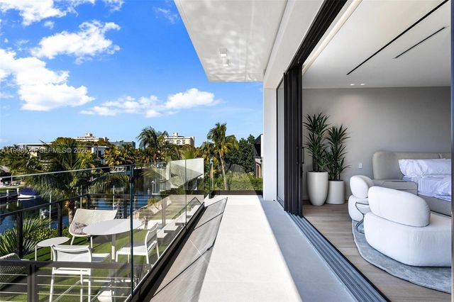 13000 N Bayshore Dr, North Miami, FL 33181