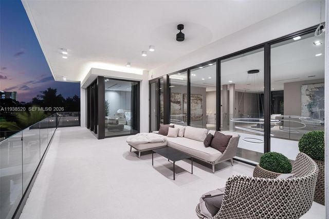 13000 N Bayshore Dr, North Miami, FL 33181