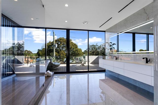 13000 N Bayshore Dr, North Miami, FL 33181