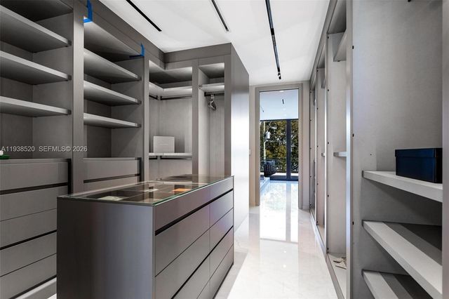 13000 N Bayshore Dr, North Miami, FL 33181