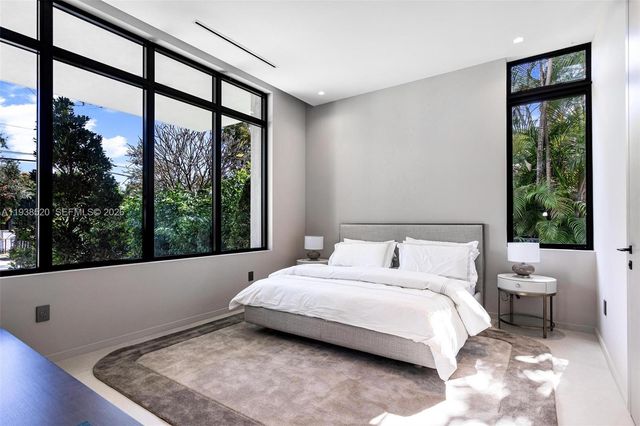 13000 N Bayshore Dr, North Miami, FL 33181