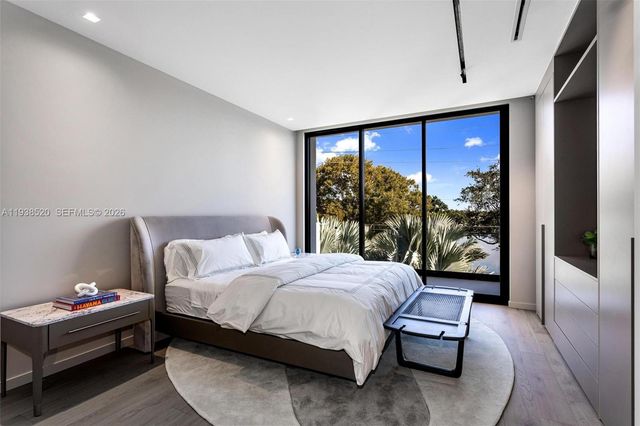 13000 N Bayshore Dr, North Miami, FL 33181