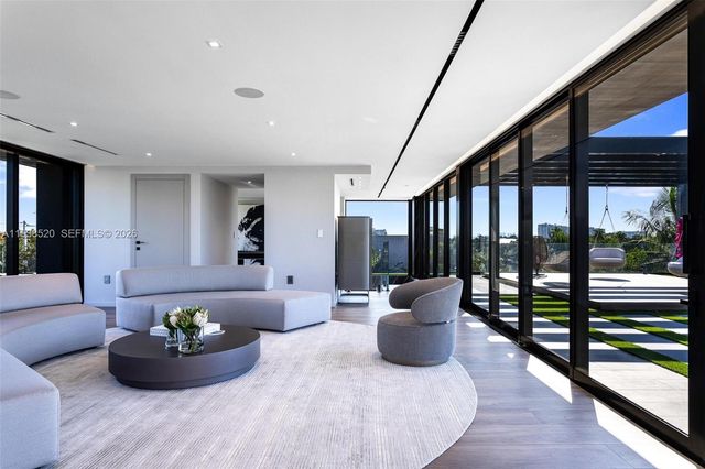 13000 N Bayshore Dr, North Miami, FL 33181