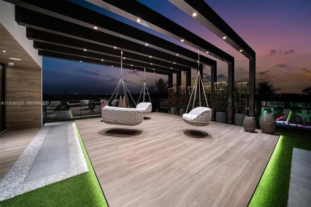 13000 N Bayshore Dr, North Miami, FL 33181