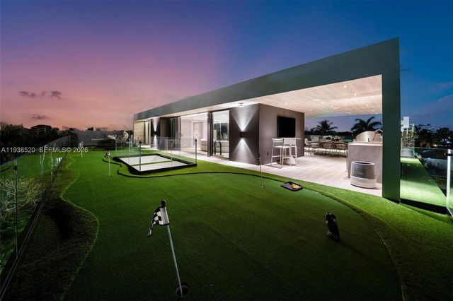 13000 N Bayshore Dr, North Miami, FL 33181