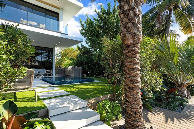 13000 N Bayshore Dr, North Miami, FL 33181