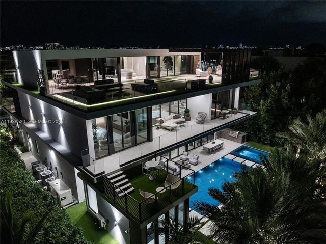 13000 N Bayshore Dr, North Miami, FL 33181