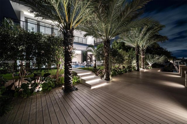 13000 N Bayshore Dr, North Miami, FL 33181