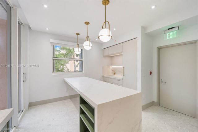 737 Crandon Blvd 301, Key Biscayne, FL 33149