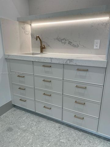 737 Crandon Blvd 301, Key Biscayne, FL 33149