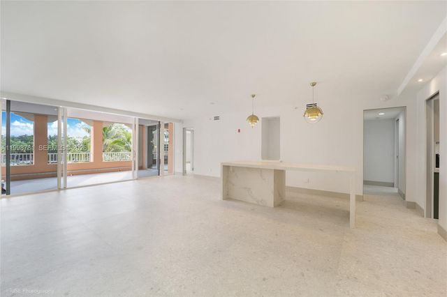 737 Crandon Blvd 301, Key Biscayne, FL 33149