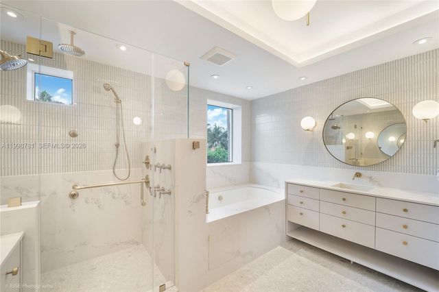 737 Crandon Blvd 301, Key Biscayne, FL 33149
