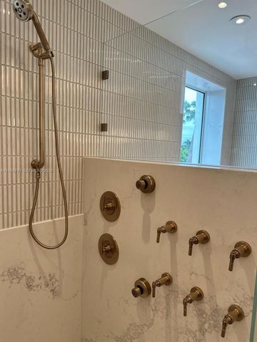 737 Crandon Blvd 301, Key Biscayne, FL 33149