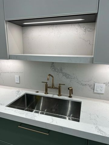 737 Crandon Blvd 301, Key Biscayne, FL 33149