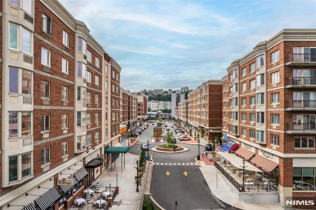 6408 City Place, Edgewater, NJ 07020