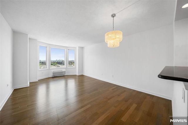 6408 City Place, Edgewater, NJ 07020