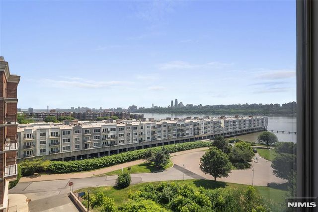 6408 City Place, Edgewater, NJ 07020