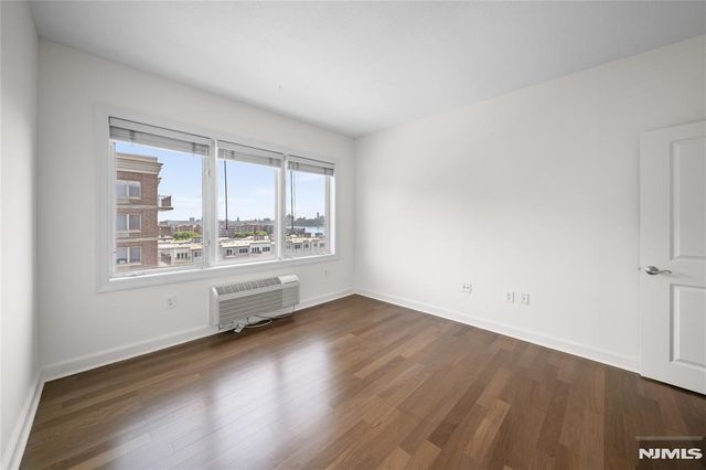 6408 City Place, Edgewater, NJ 07020