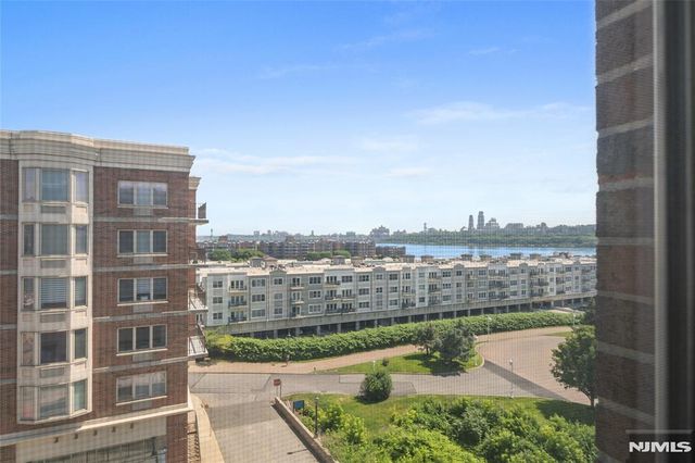 6408 City Place, Edgewater, NJ 07020