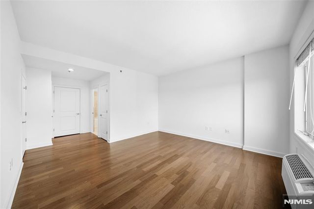 6408 City Place, Edgewater, NJ 07020