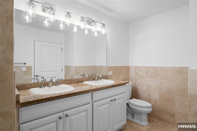 6408 City Place, Edgewater, NJ 07020