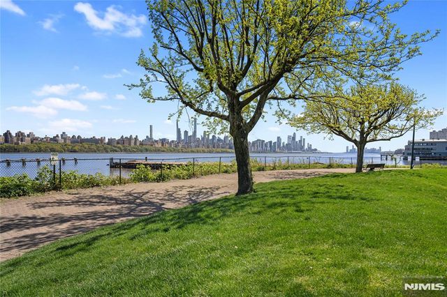 6408 City Place, Edgewater, NJ 07020