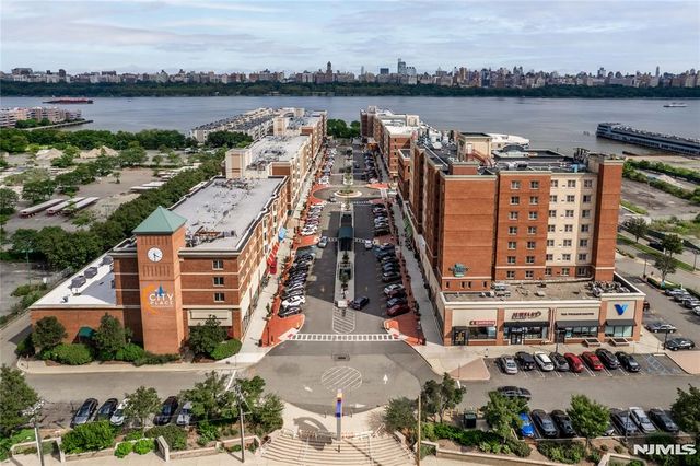 6408 City Place, Edgewater, NJ 07020