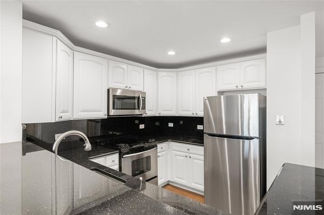 6408 City Place, Edgewater, NJ 07020