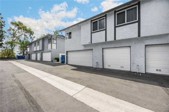 6537 Shady Gate 18, Yorba Linda, CA 92886