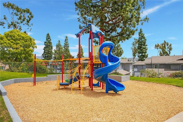 6537 Shady Gate 18, Yorba Linda, CA 92886