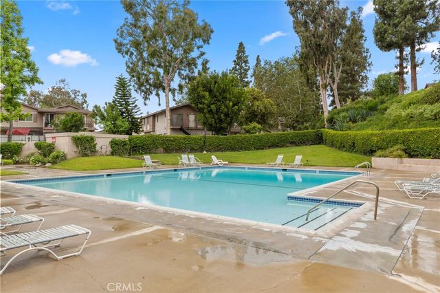 6537 Shady Gate 18, Yorba Linda, CA 92886