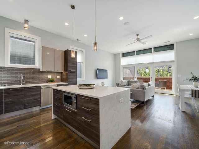 1224 W Ohio Street 3E, Chicago, IL 60642