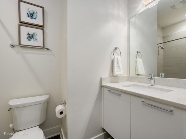 1224 W Ohio Street 3E, Chicago, IL 60642