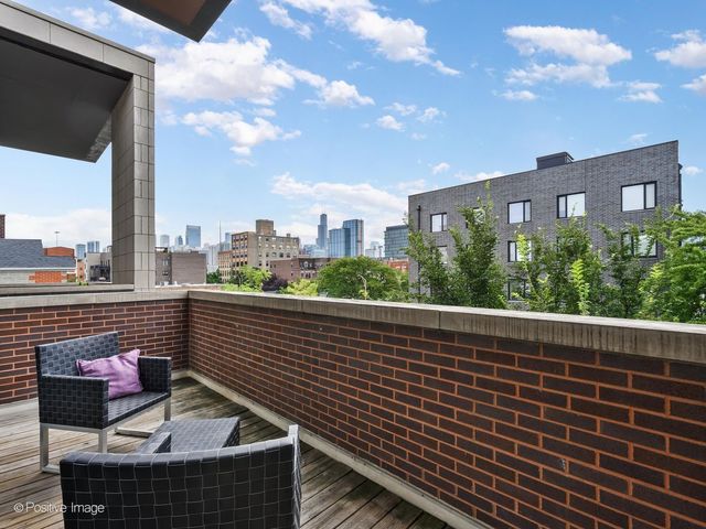 1224 W Ohio Street 3E, Chicago, IL 60642