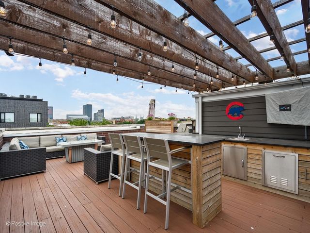 1224 W Ohio Street 3E, Chicago, IL 60642