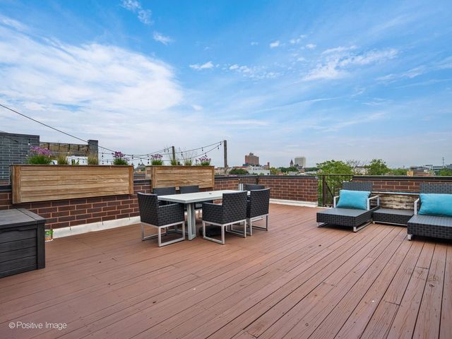 1224 W Ohio Street 3E, Chicago, IL 60642