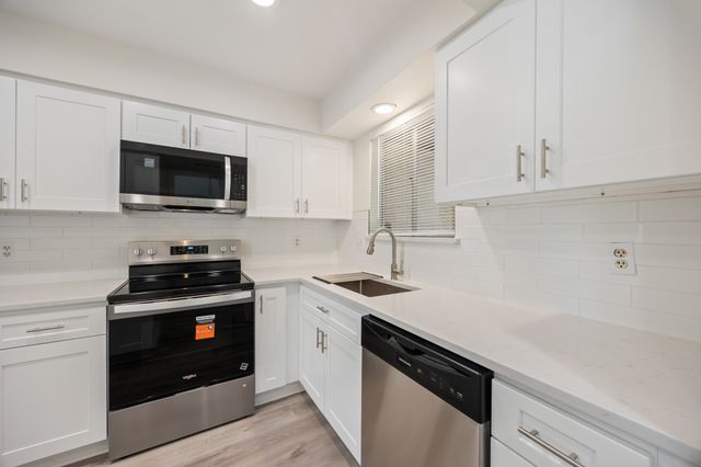 9807 Bent Branch Lane, Dallas, TX 75243