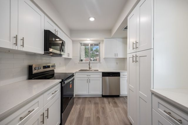 9807 Bent Branch Lane, Dallas, TX 75243