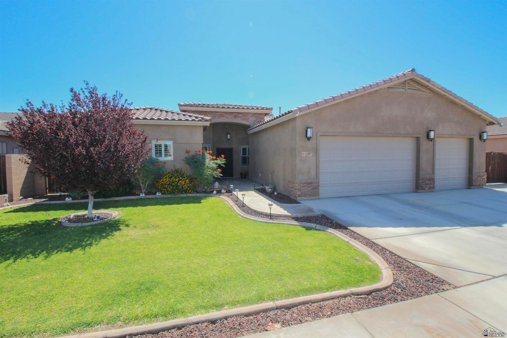 11297 S Helen Dr, Yuma, AZ 85367